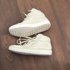 Ecco Women's Cream High-Top Sneakers